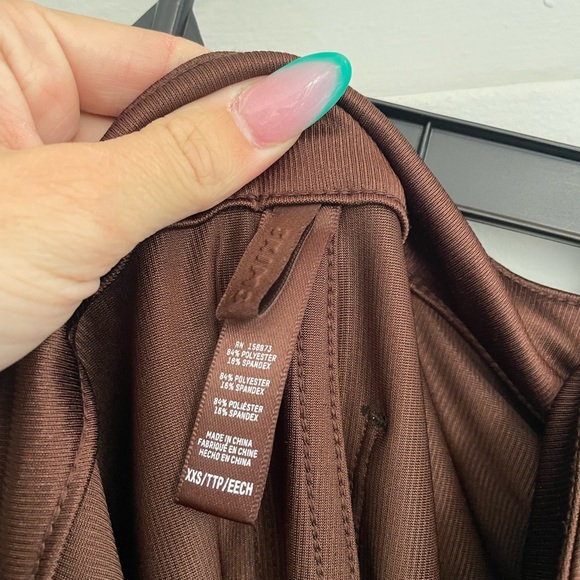 SKIMS Cocoa Disco Skinny Pants - Picture 6 of 7